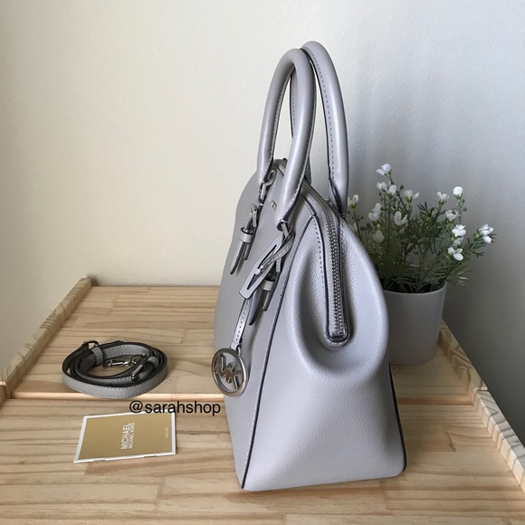 🌼Michael Kors Purse - Picture 3 of 10